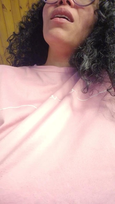 Lucci_Lovee live cam on Cam4