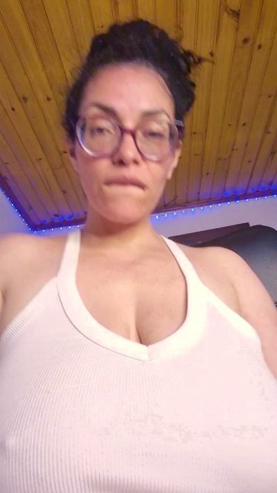 Lucci_Lovee live cam on Cam4