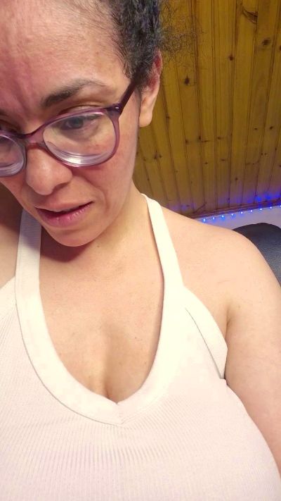 Lucci_Lovee live cam on Cam4