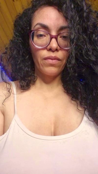 Lucci_Lovee live cam on Cam4