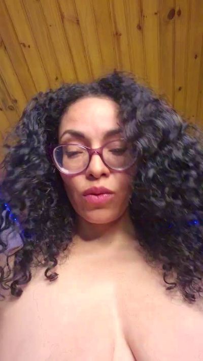 Lucci_Lovee live cam on Cam4