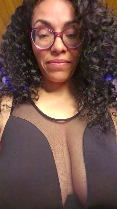 Lucci_Lovee live cam on Cam4