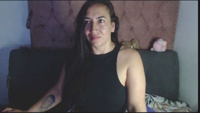 Luccy_1 live cam on Cam4