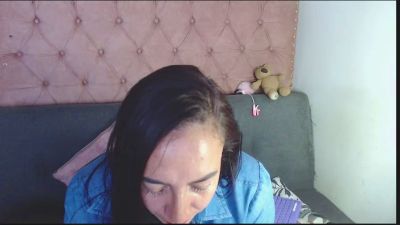 Luccy_1 live cam on Cam4