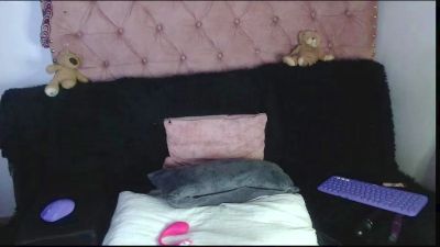 Luccy_1 live cam on Cam4