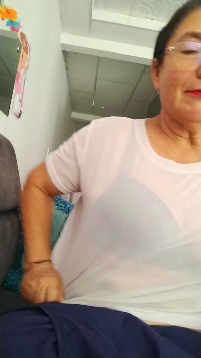 Lucerito_San live cam on Cam4