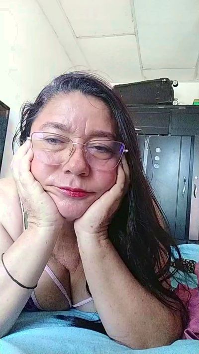 Lucerito_San live cam on Cam4
