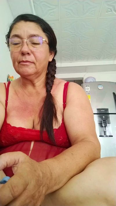 Lucerito_San live cam on Cam4