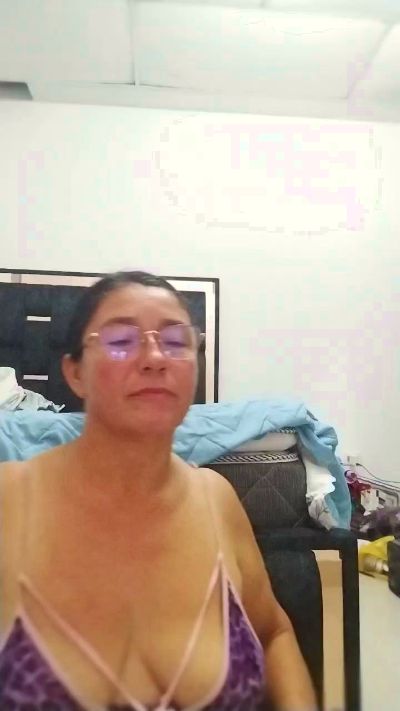 Lucerito_San live cam on Cam4