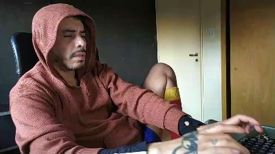 Lucho_pan live cam on Cam4