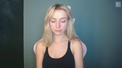 LuciaAdorable live cam on Cam4