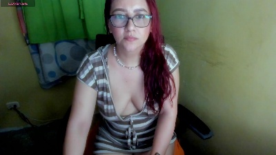 Lucia_Milf live cam on Cam4