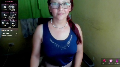 Lucia_Milf live cam on Cam4