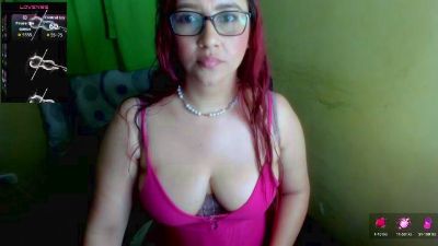 Lucia_Milf live cam on Cam4