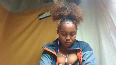 Luciana01 live cam on Cam4