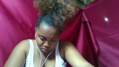 Luciana01 live cam on Cam4