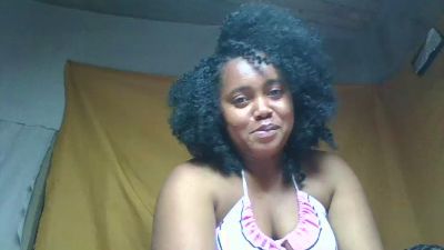 Luciana01 live cam on Cam4