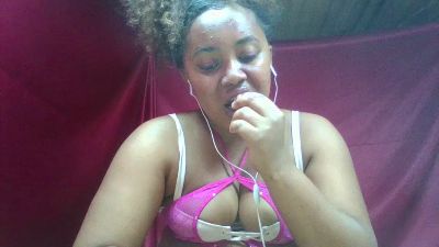 Luciana01 live cam on Cam4