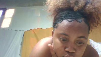 Luciana01 live cam on Cam4