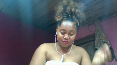 Luciana01 live cam on Cam4