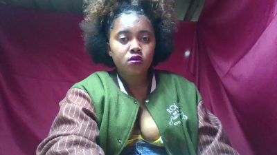 Luciana01 live cam on Cam4