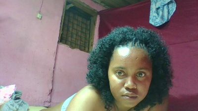 Luciana01 live cam on Cam4