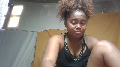 Luciana01 live cam on Cam4