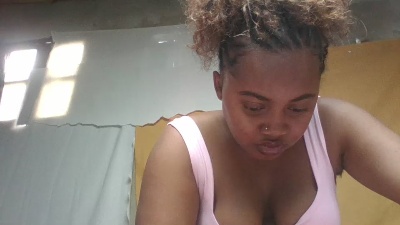 Luciana01 live cam on Cam4