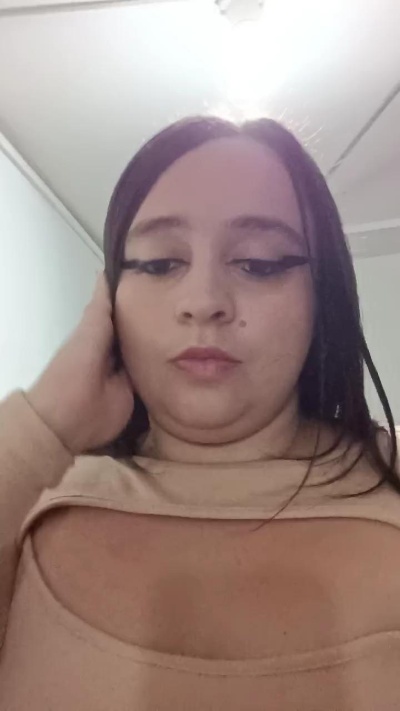 LucianaD live cam on Cam4