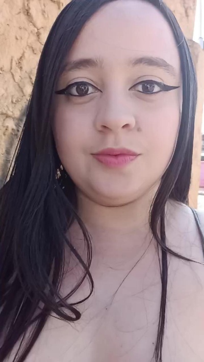 LucianaDeluxe live cam on Cam4