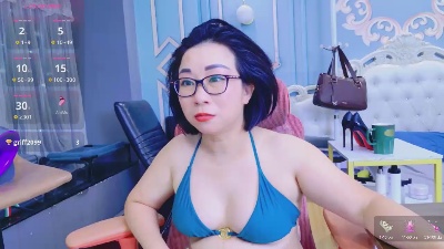 LucianaME live cam on Cam4