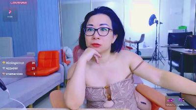 LucianaME live cam on Cam4