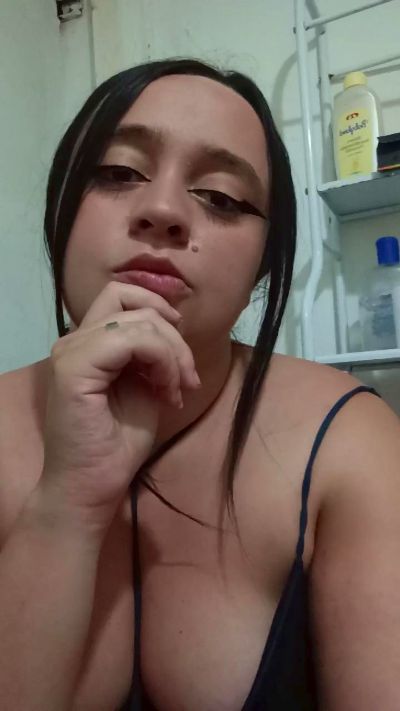 Lucianadelux2 live cam on Cam4