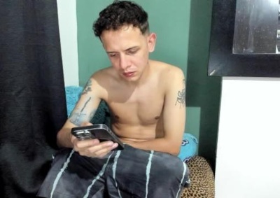 Lucianbonet live cam on Cam4