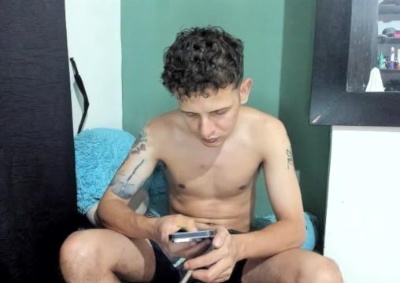 Lucianbonet live cam on Cam4