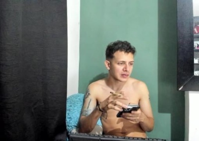 Lucianbonet live cam on Cam4