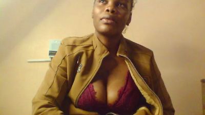 Luciaresa live cam on Cam4
