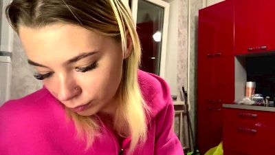 LucieMcgahen live cam on Cam4