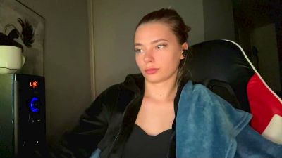 LucieMcgahen live cam on Cam4
