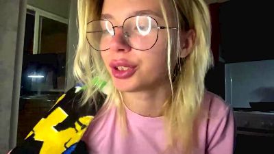 LucieMcgahen live cam on Cam4