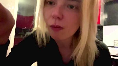 LucieMcgahen live cam on Cam4