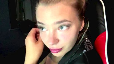LucieMcgahen live cam on Cam4