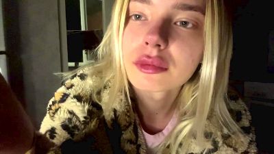 LucieMcgahen live cam on Cam4