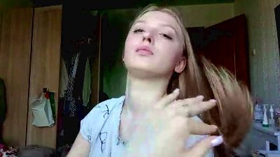 LucienneZani live cam on Cam4