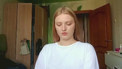 LucienneZani live cam on Cam4