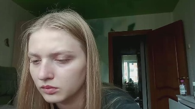 LucienneZani live cam on Cam4