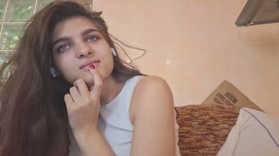 LucilleFeller live cam on Cam4