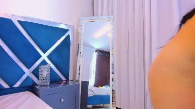 LucineArias live cam on Cam4