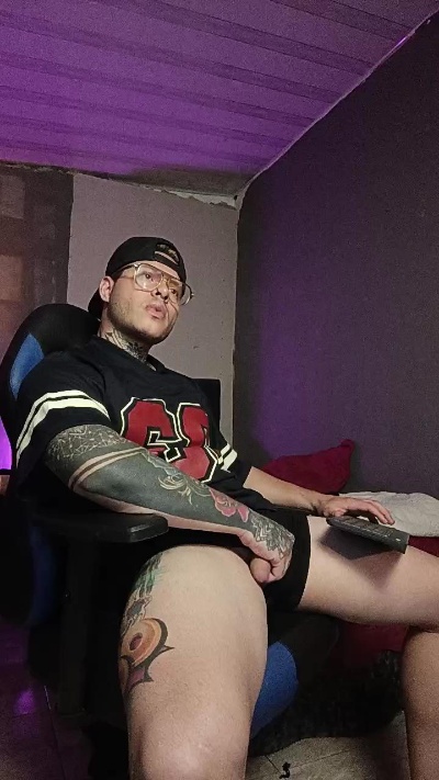 LuciusV live cam on Cam4