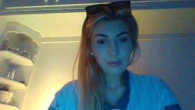 LuckyAlice live cam on Cam4